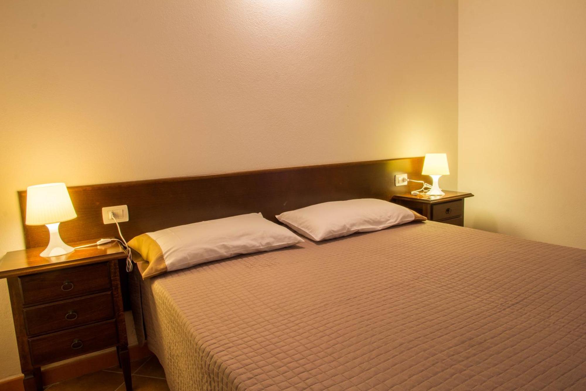 Gf Apartments Li Seddi Badesi Ngoại thất bức ảnh
