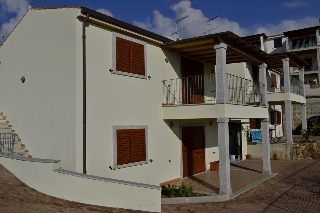 Gf Apartments Li Seddi Badesi Ngoại thất bức ảnh