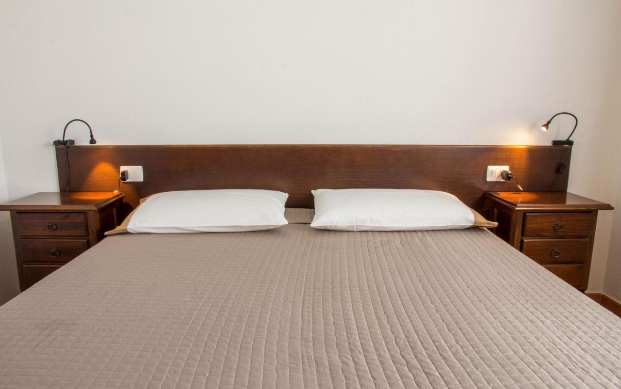 Gf Apartments Li Seddi Badesi Ngoại thất bức ảnh